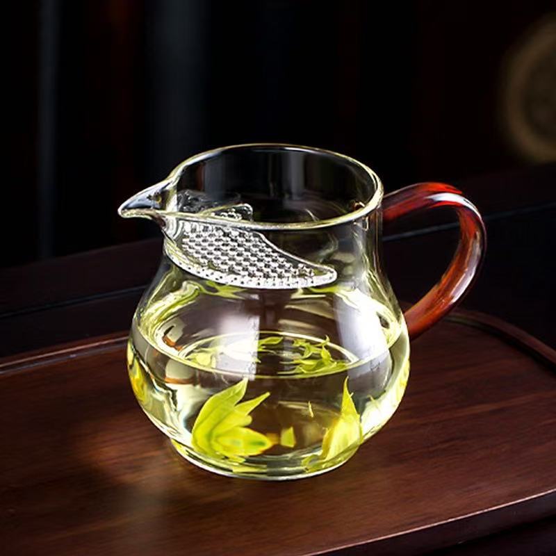 厂家批发新款耐热玻璃公杯带过滤月牙公道杯分茶器鹰嘴茶海泡茶杯
