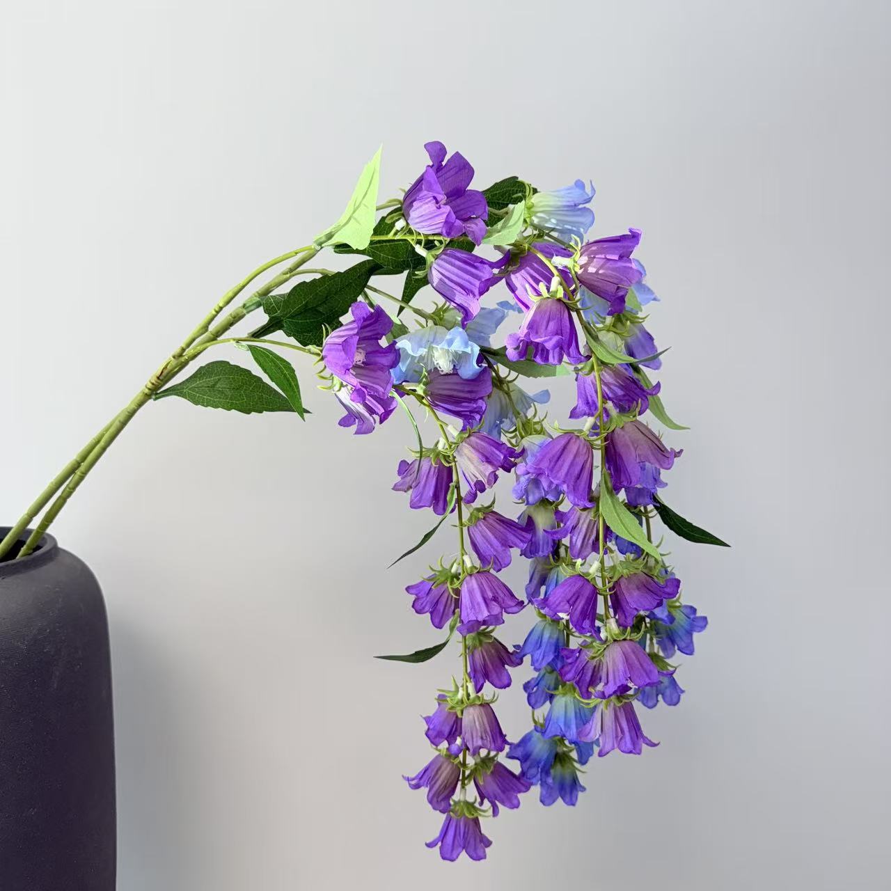 仿真垂吊铃兰花风铃花仿真花婚礼堂吊顶装饰垂吊花墙软装假花外贸详情图3