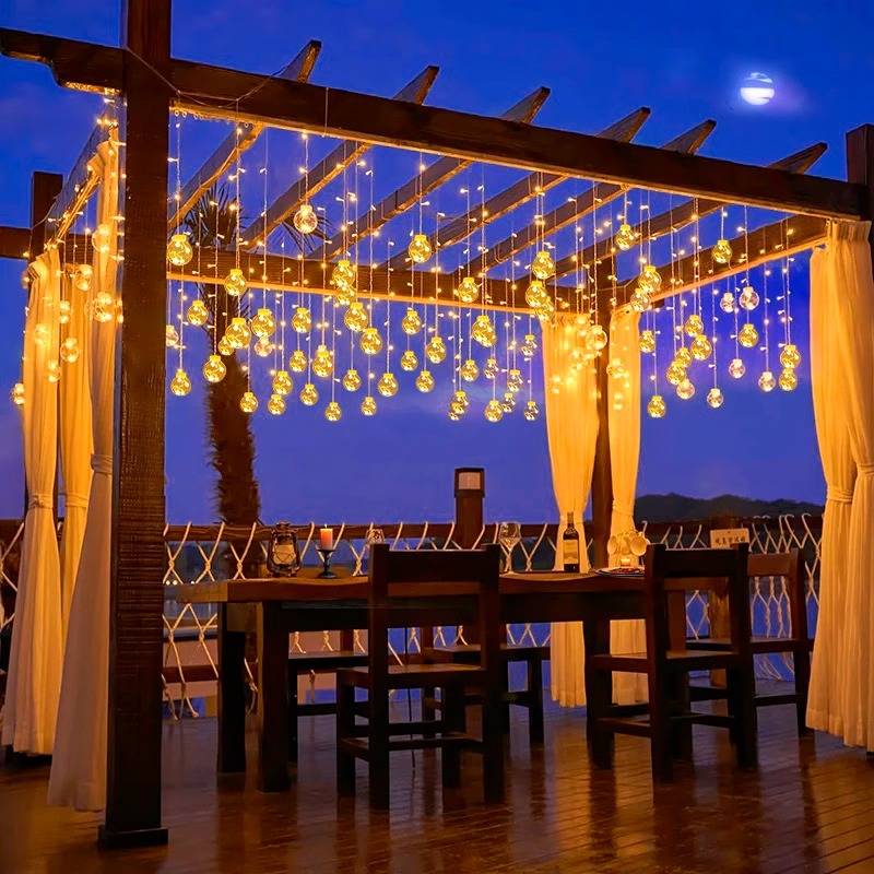 Solar-powered wishing ball lights, room decoration, curtain lights, outdoor courtyard, balcony, garden, pavilion, camping arrangement, string lights Application Scenario
