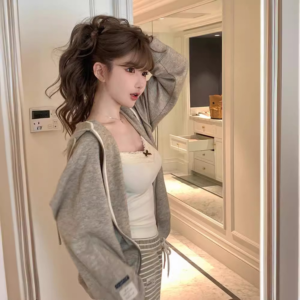 辣妹纯欲蕾丝花边吊带背心打底胸垫蝴蝶结短款修身设计无袖上衣产品图