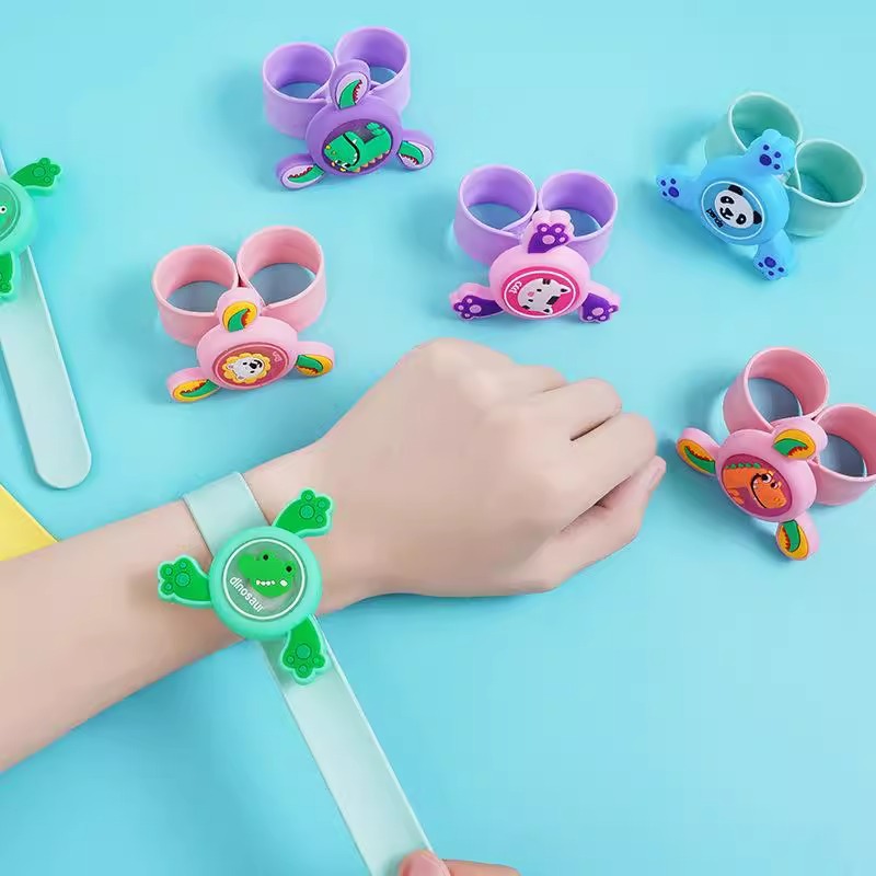 Rotating gyroscope mosquito repellent wristband clasp snap ring, luminous children's watch, baby watch, adult mosquito bite prevention wonder Application Scenario