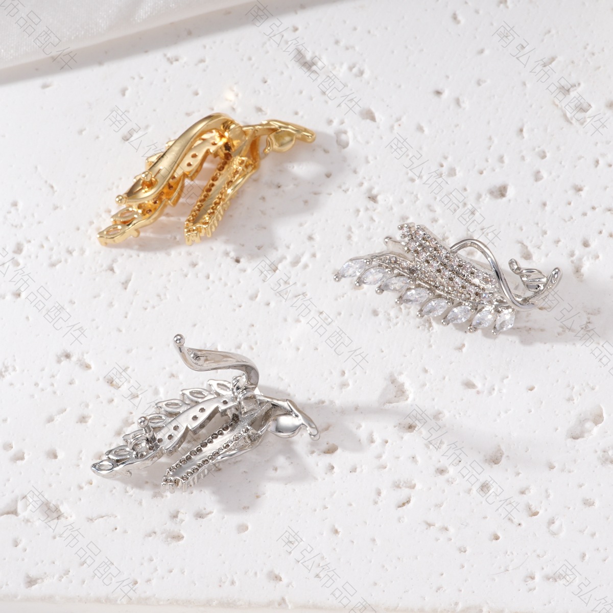 Copper-plated real gold color retention, zirconium-inlaid feather and leaf necklace, universal buckle, pendant, DIY high-end pendant accessory Specification image