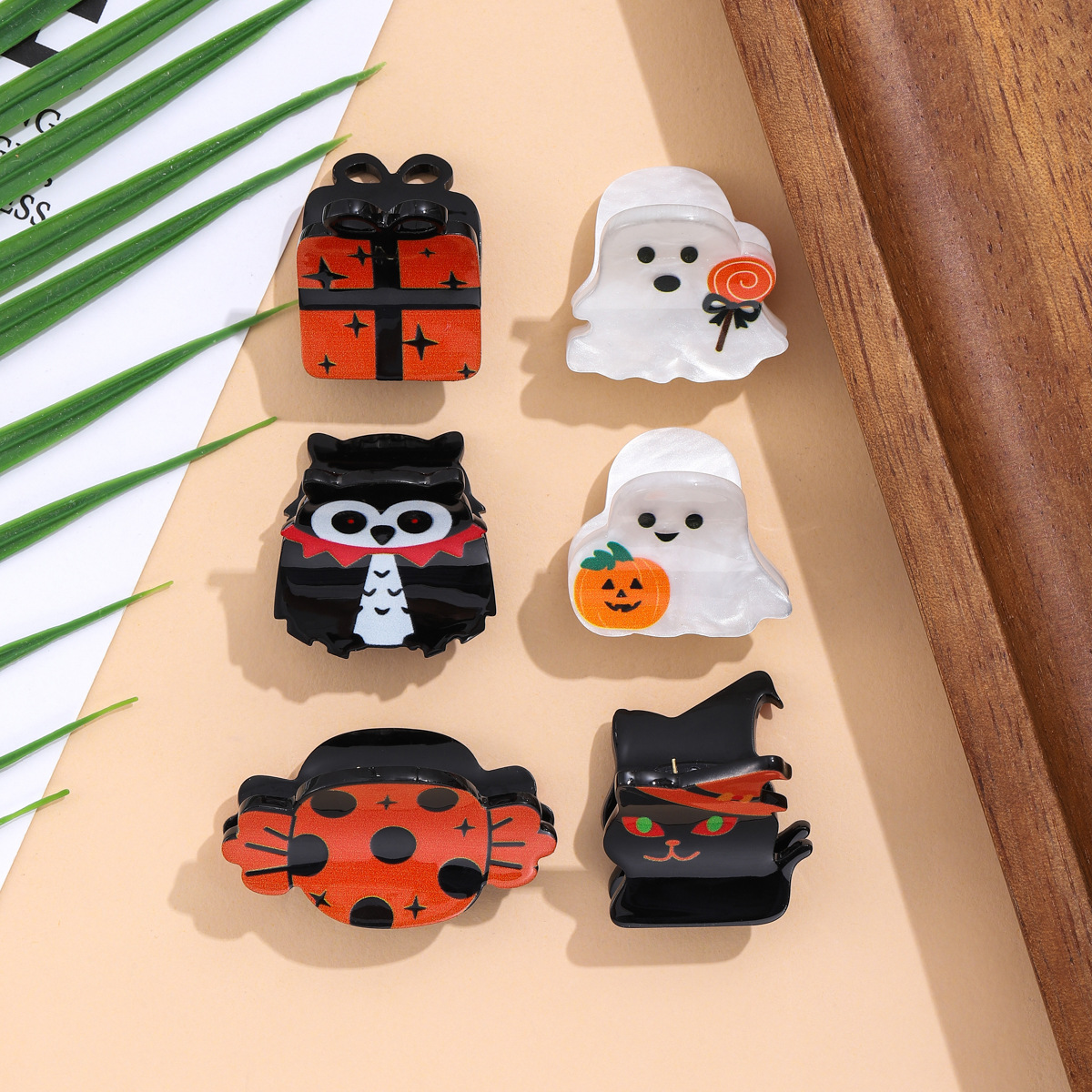 European and American Halloween series ghost pumpkin candy small flat clip acrylic unique and funny festival hair accessory design Application Scenario