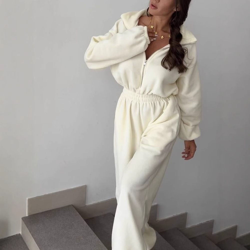 The new fashionable long-sleeved jumpsuit for women from European and American Spring and Autumn Women's Clothing, a casual semi-open-collar stretched-waist jumpsuit details Picture