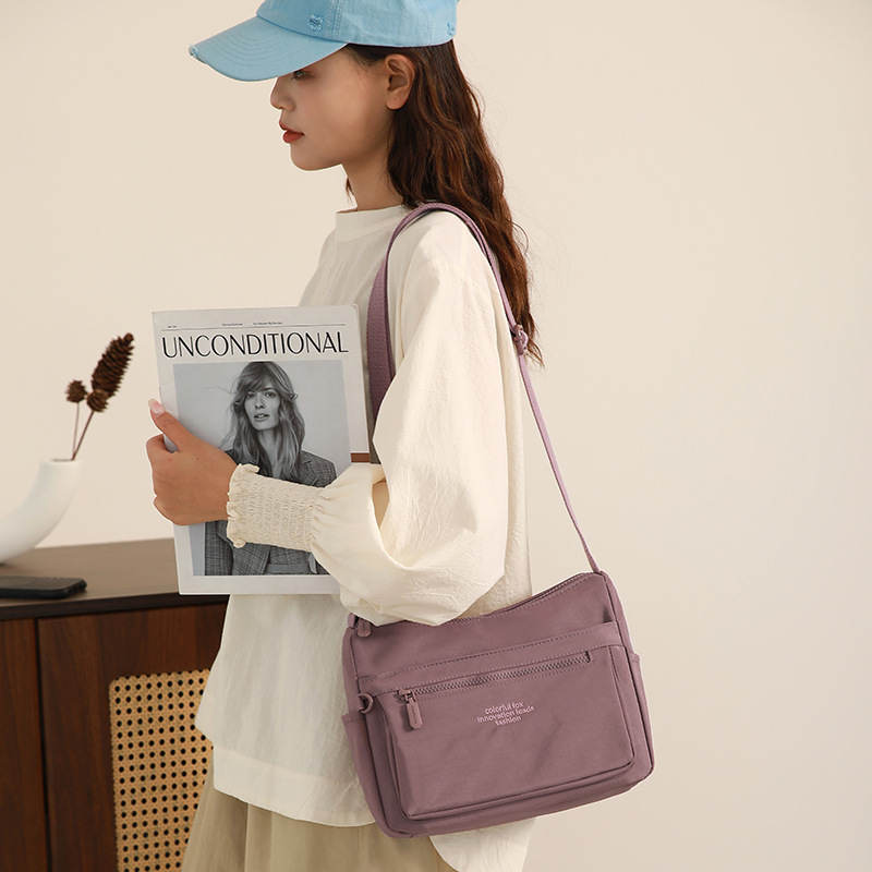 Ladies' multi-layered single-shoulder bag, outdoor casual water-repellent crossbody bag, small square bag details Picture