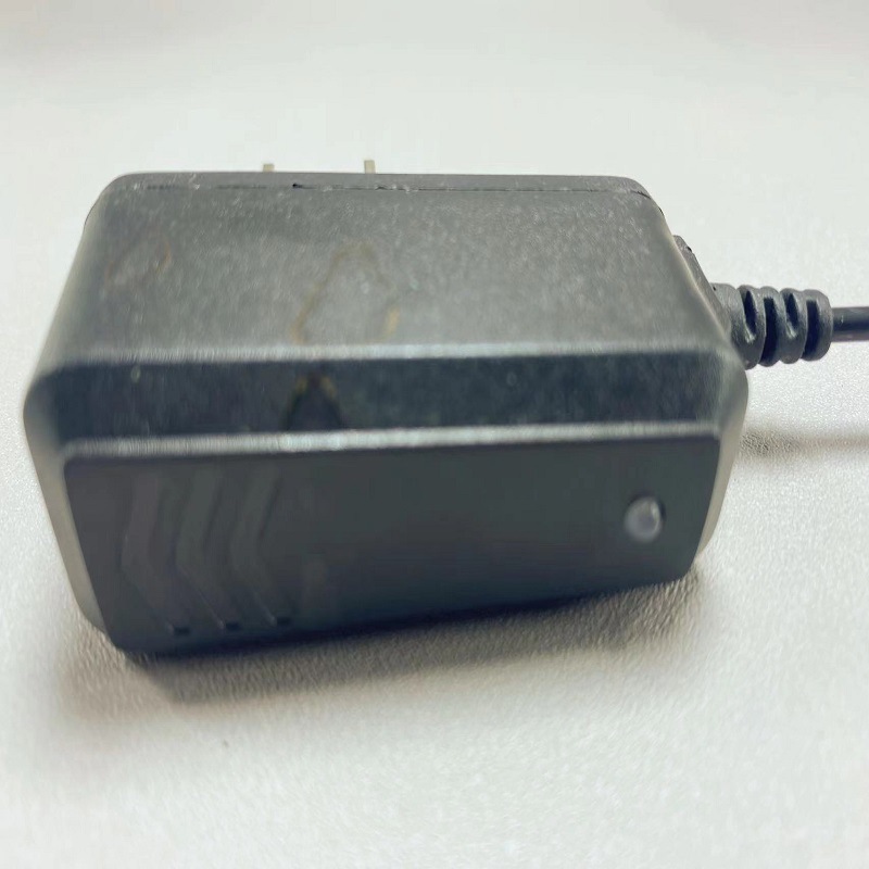 Universal charger, single-hole and dual-hole charger, headlamp, fishing lamp charger, strong flashlight, direct charge lithium battery details Picture