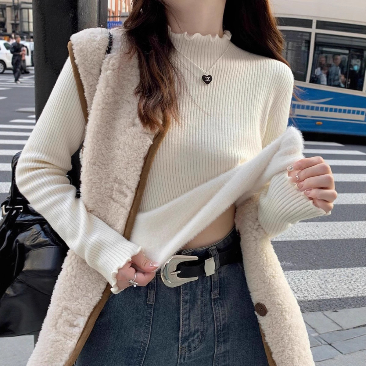 Original quality fleece and thickened one-piece fleece knitted base sweater for women, black ear fringed semi-high-neck sweater for autumn and winter details Picture