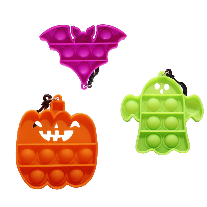 2023 New Halloween Rat-killing Pioneer Key Pendant, Pumpkin Lantern Ghost Keychain, Magic Haunted House Silicone Hanging Item Picture