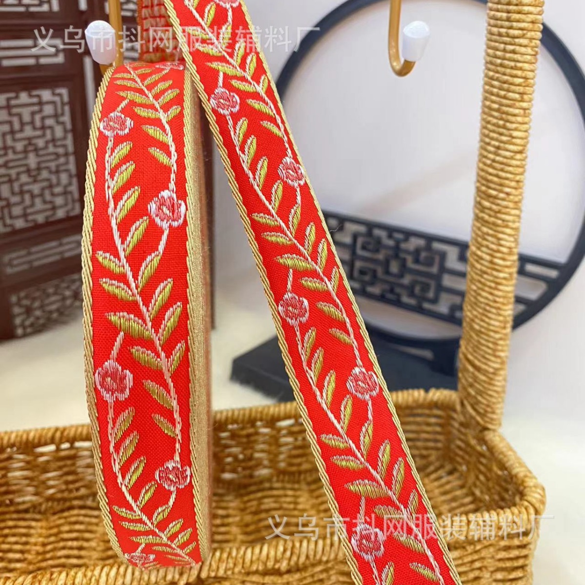 2.3-3.2cm大红新年喜庆提花刺绣织带民族风新中式婚服辅料批发细节图