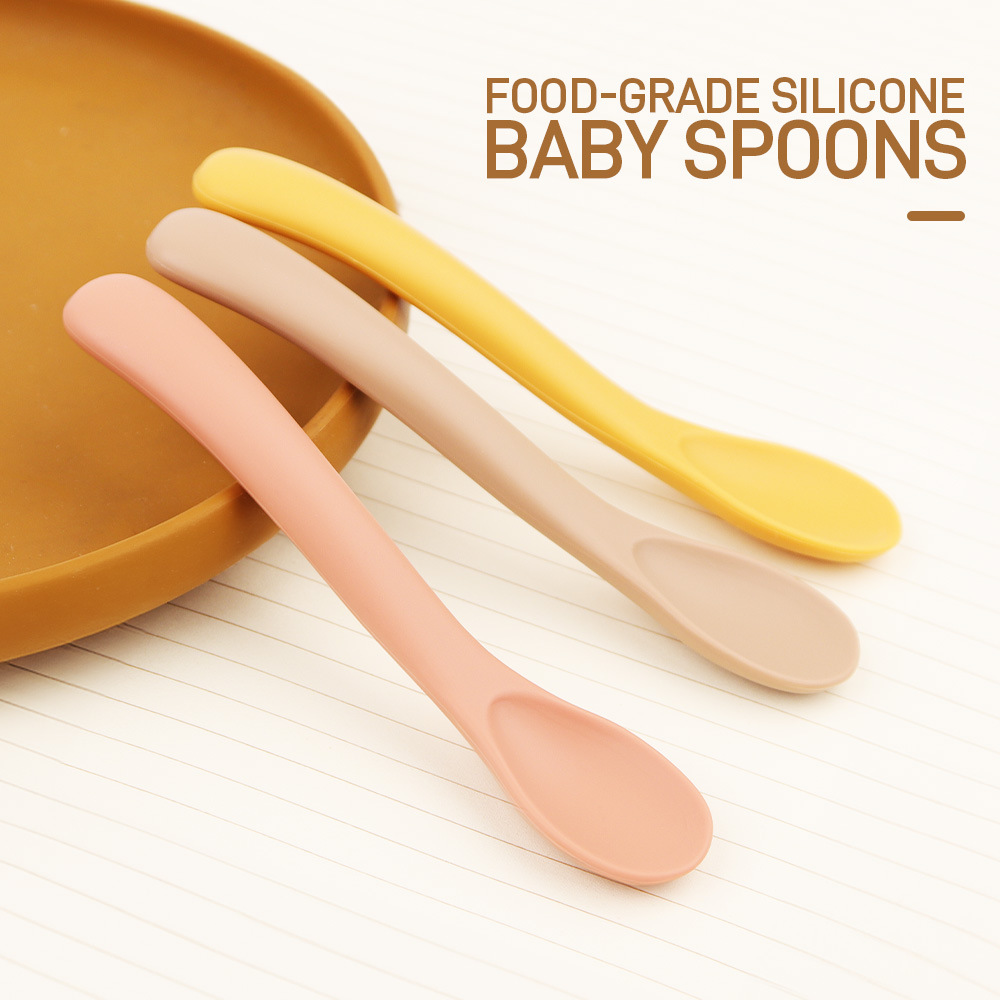 Children's learning to eat spoon, soft silicone small curved spoon, feeding tableware, complementary food spoon, baby training learning to eat spoon direct sales full figure