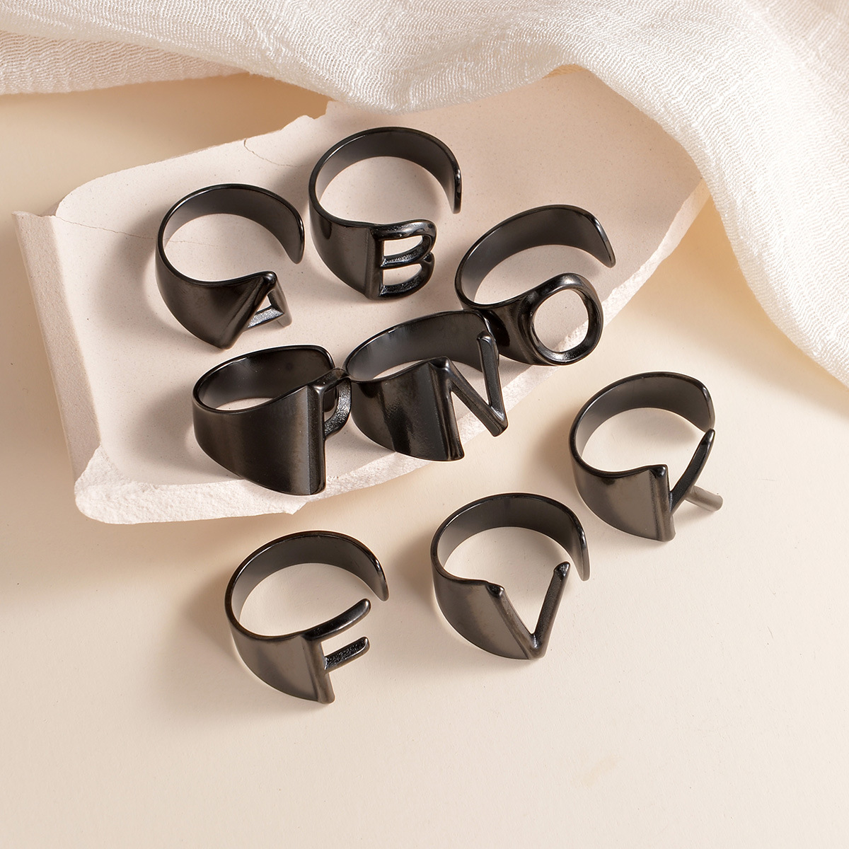 Cross-border retro style 26 English words mother-daughter niche cold style individual Instagram style couple's open-mouth ring, fashionable Application Scenario