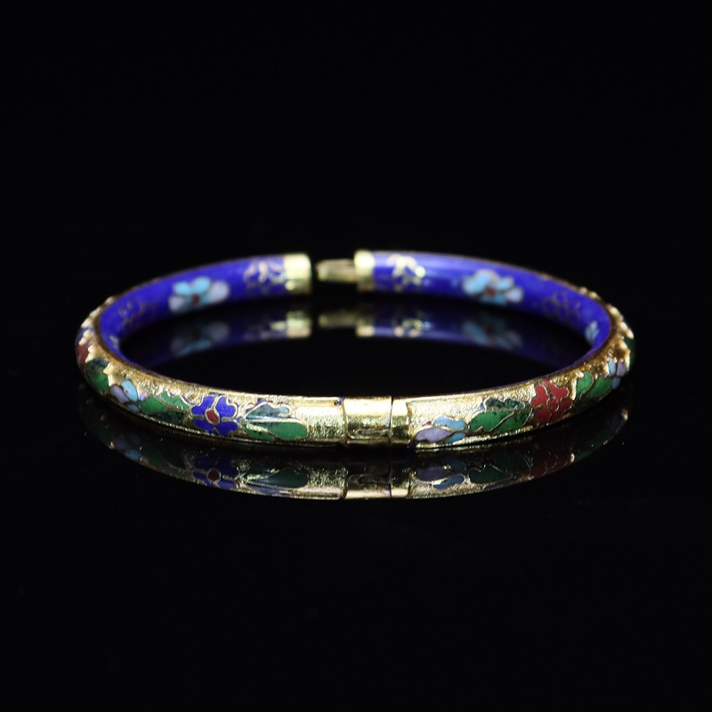 Beijing Cloisonne vintage collectibles, classical ethnic style copper body cloisonne enamel jewelry, gold base open bracelet Specification image