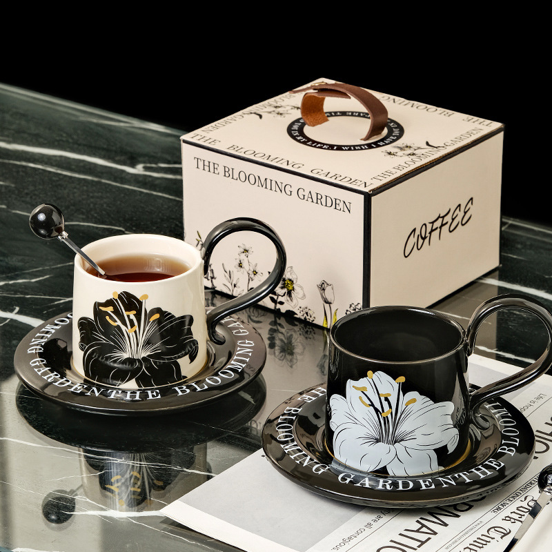 Retro-style ceramic coffee cups and saucers with a light luxury and high-end feel, afternoon tea coffee cups, home mugs, gift boxes, and souvenirs