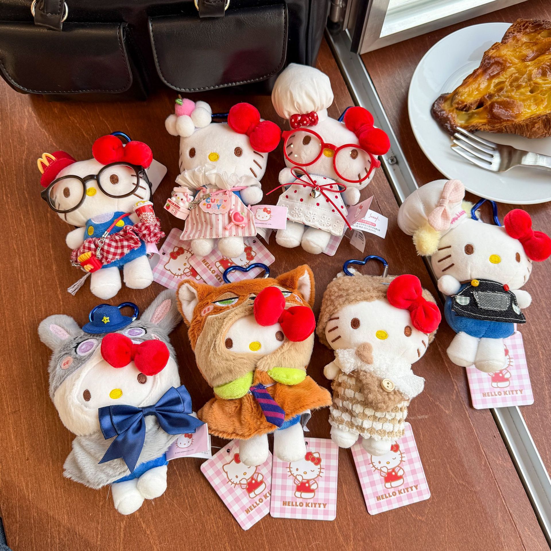 正版HelloKitty包包挂件可爱毛绒公仔挂饰卡通玩偶礼物摆件钥匙扣