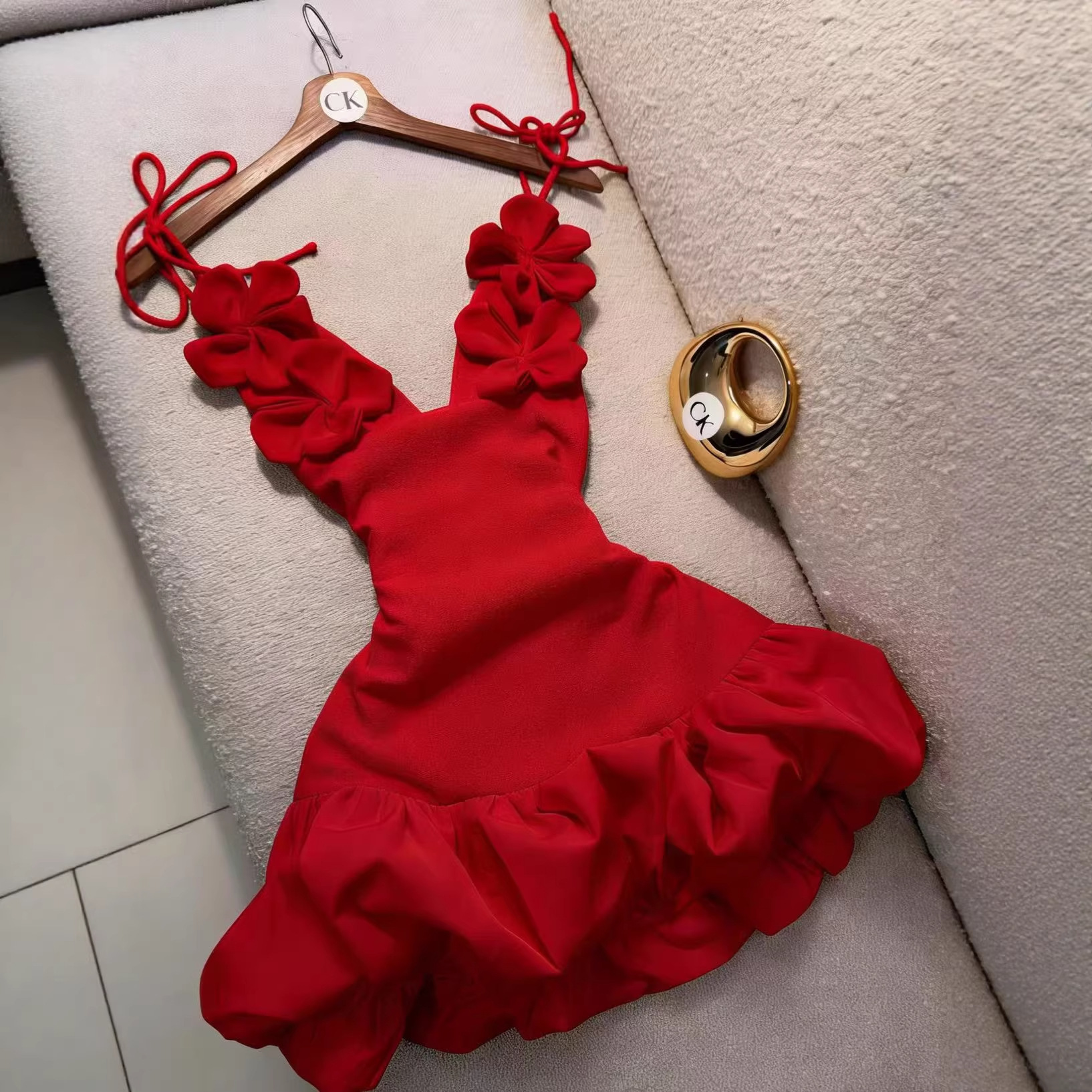 Cross-border foreign trade women's clothing Valentine's Day party, gathering and evening dress, sexy flower bud flower halter vacation dress Specification drawing