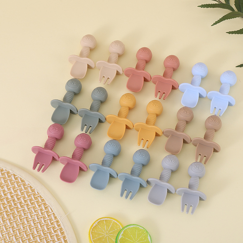 亚马逊跨境电商热卖餐具婴幼儿童硅胶学食叉勺舔舔叉勺