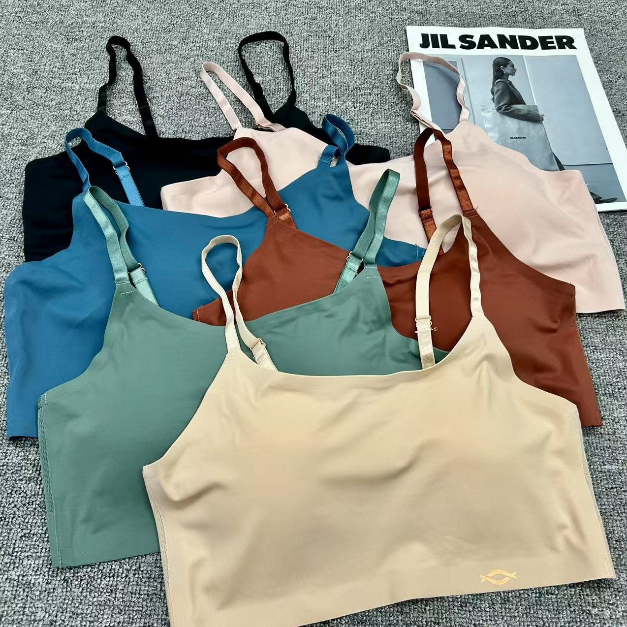 Low-price inventory for export of summer thin ice silk beauty back underwear, bras, women's vests, student sports halter base for girls, beauty back for African women's vests full figure