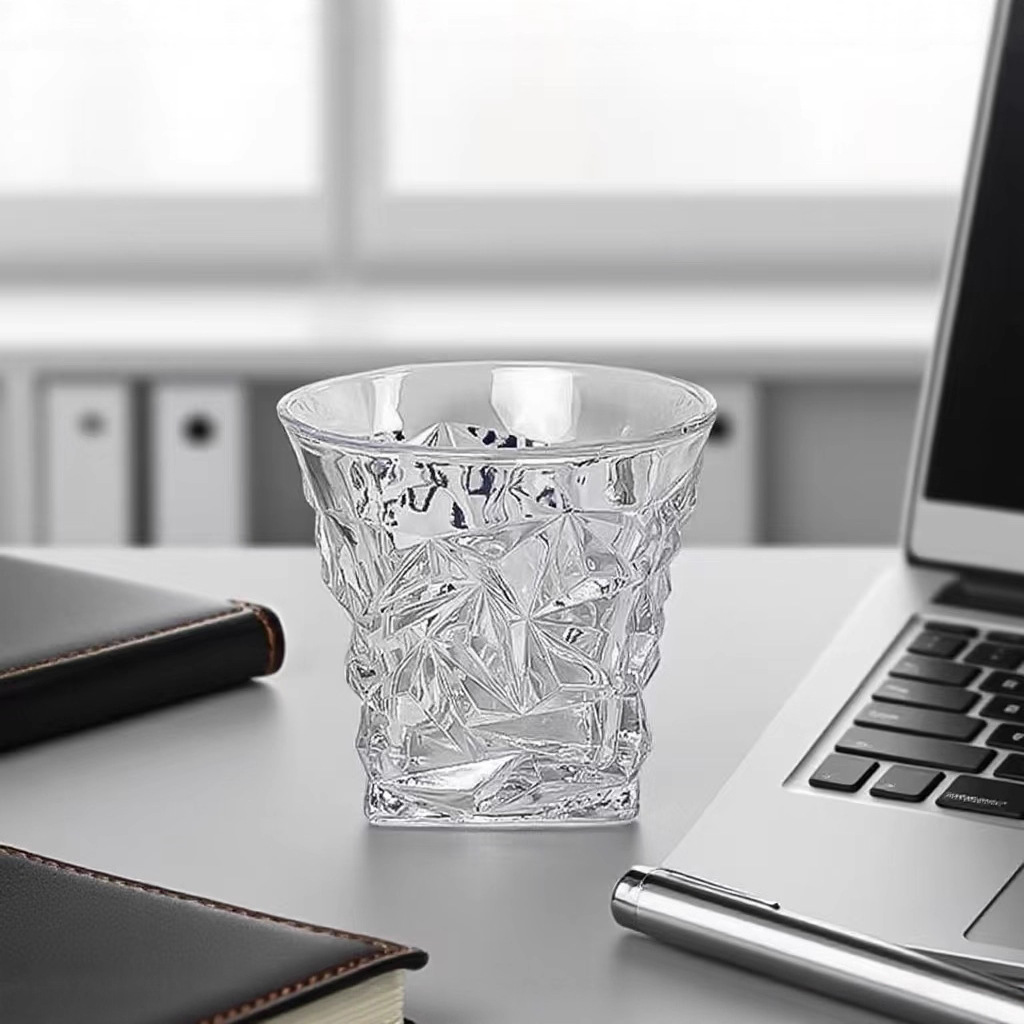 "ins High-end drinking glass, whisky ice crack glass, creative chicken tail.