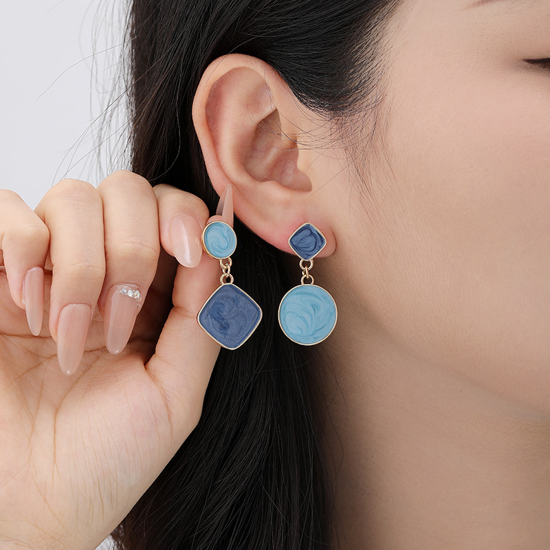 Tiffany Blue ear clips with no perforations, a unique feminine charm, niche mosquito-repellent incense plate earrings, and a light luxury design of ear studs