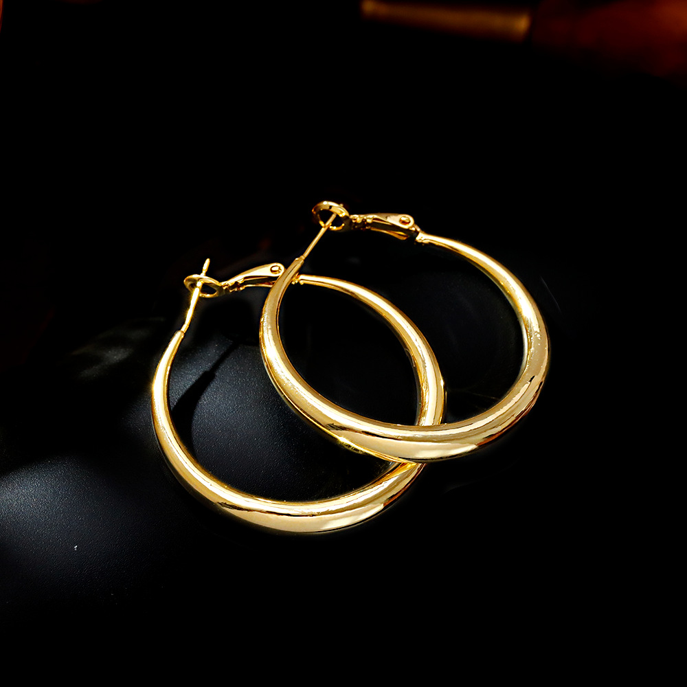 Hyacinth Xu Me Dazzlingly, Zhao Lusi Xu Yan's same silver pigment ring large ear ring, high-end women's stud earrings, elegant earrings and earrings Specification image