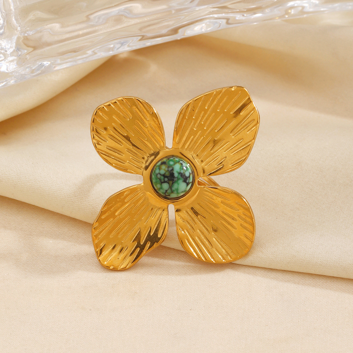 Wholesale of stainless steel exaggerated flower rings with fashionable European and American style and natural stone inlaid titanium steel rings details Picture