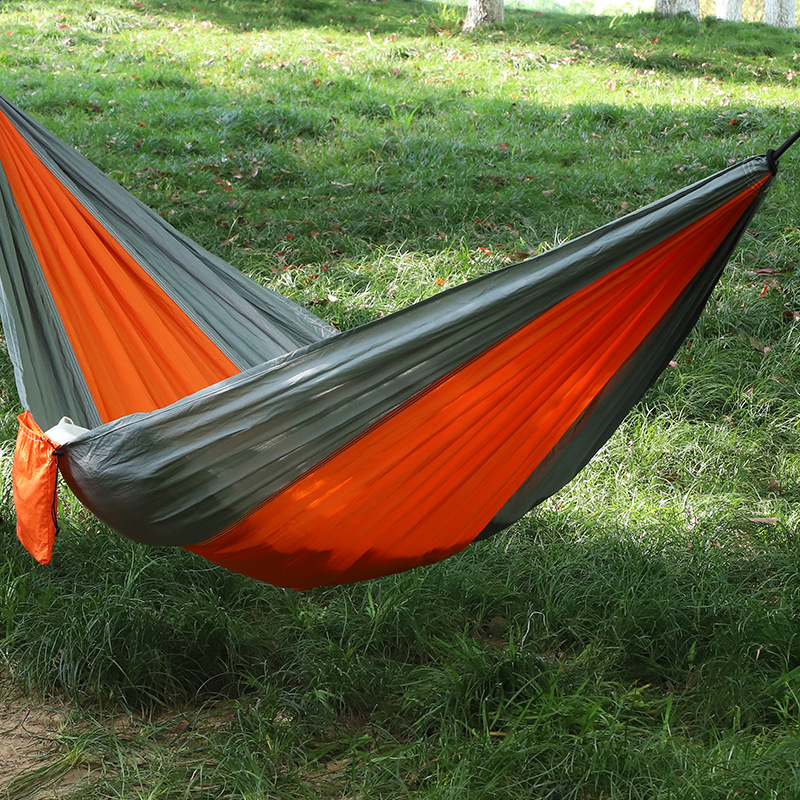 Cross-border nylon spinning hammocks, outdoor camping leisure hammocks, portable storage swings, outdoor hammocks in stock for wholesale Application Scenario