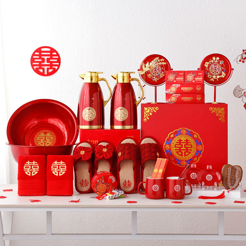 A complete set of wedding supplies for the bride's wedding preparation and dowry, including wedding slippers, wedding washbasins, toiletries, cups and dowry boxes Application Scenario