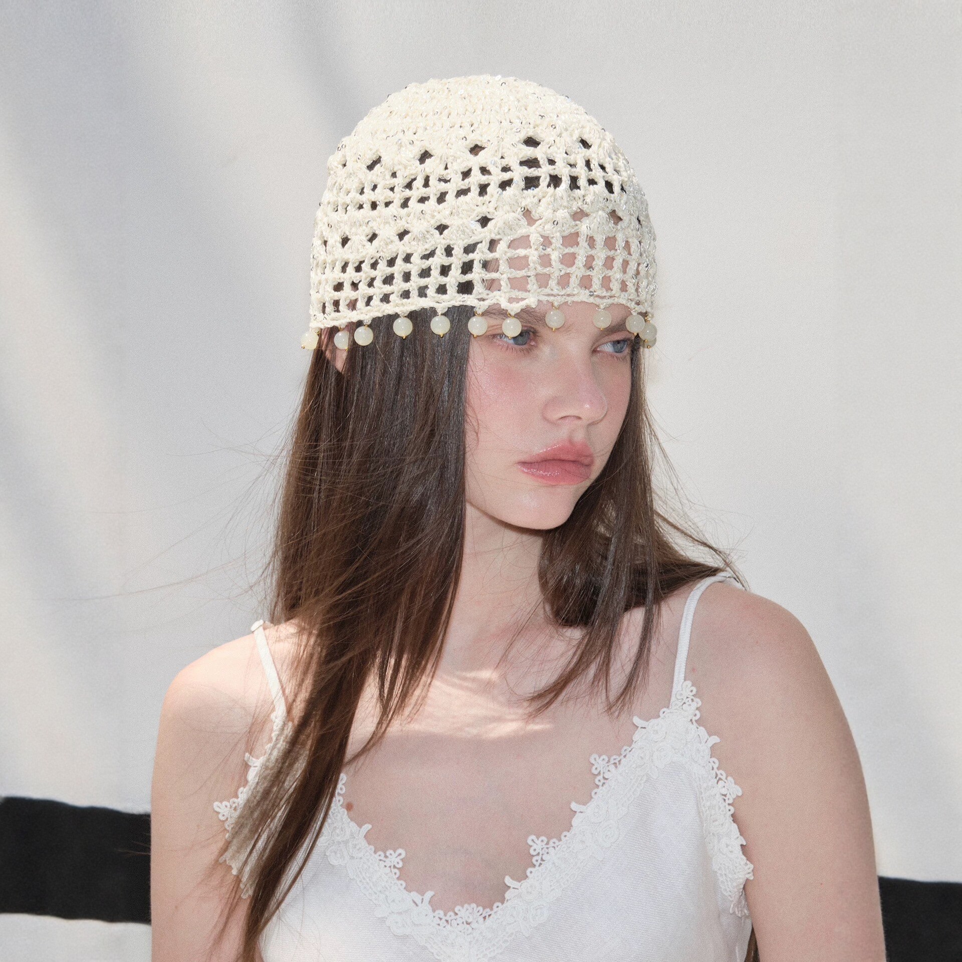 Hecho a mano ganchos huecas sombrero mujeres verano perlas perlas transpirable sombrero de punto mostrar la cara pequeño sombrero frío vintage details Picture