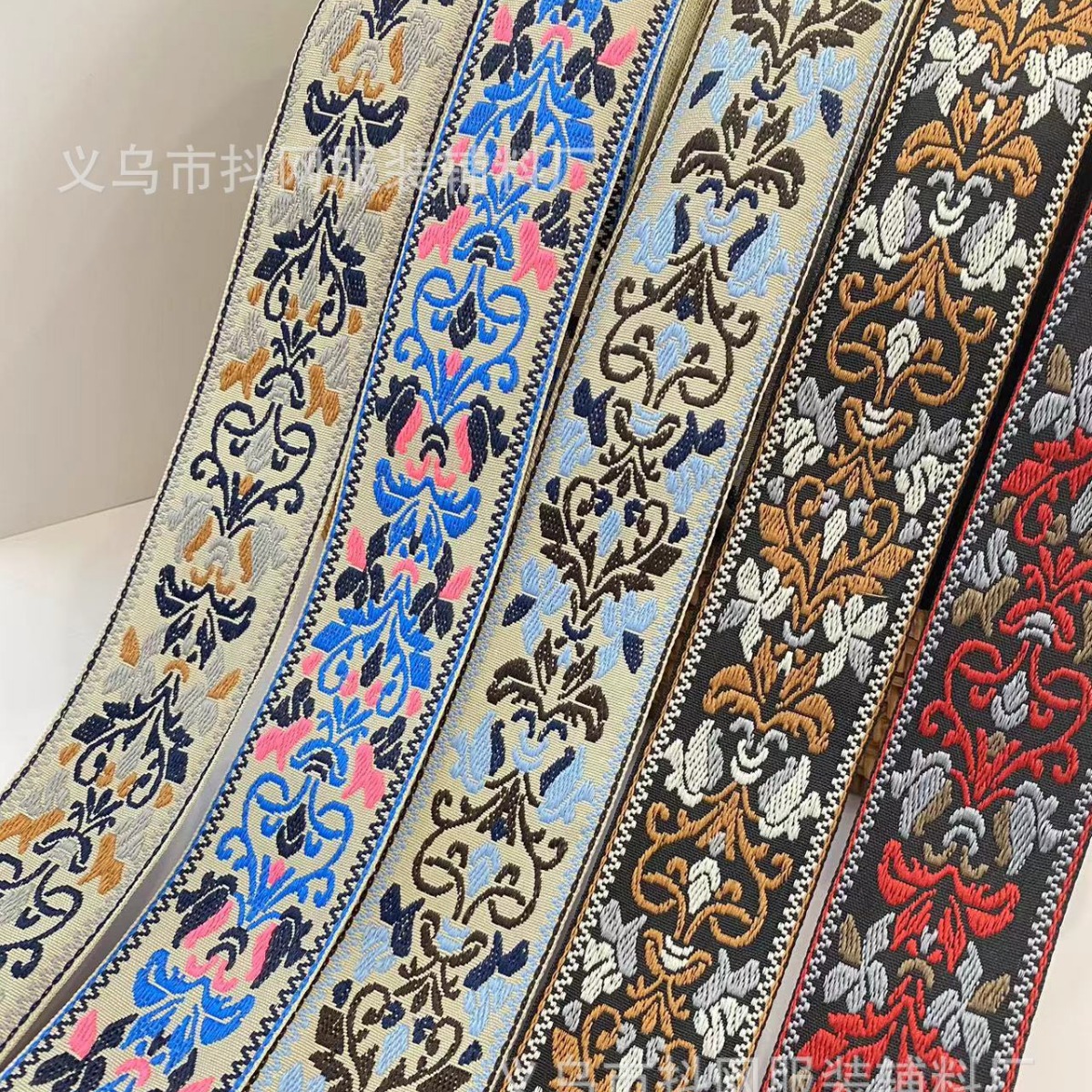 5 سم من التطريز مع أزياء هوائية وطنية ؛ Specification image