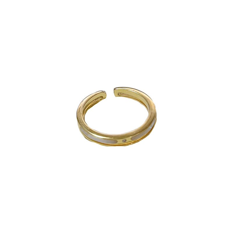 A niche design sense metal shell double-layer ring with adjustable opening, a personalized ring, a versatile accessory wholesale Application Scenario
