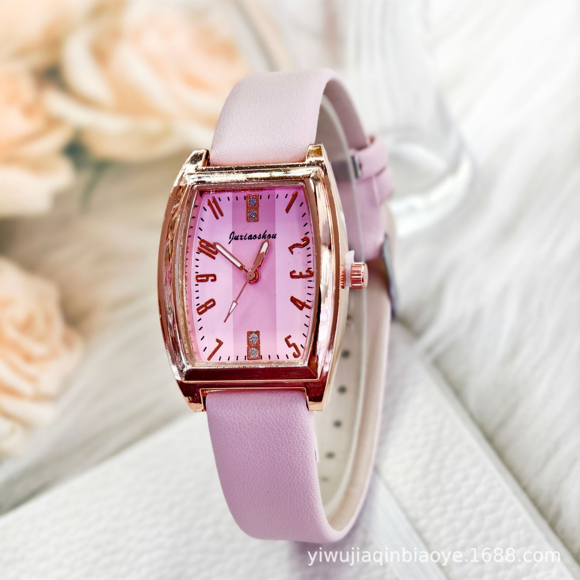 Cross-border foreign trade retro square women's watch, diamond-encrusted digital elegance wristwatch, women's quartz watch, light luxury fashionable women's watch details Picture