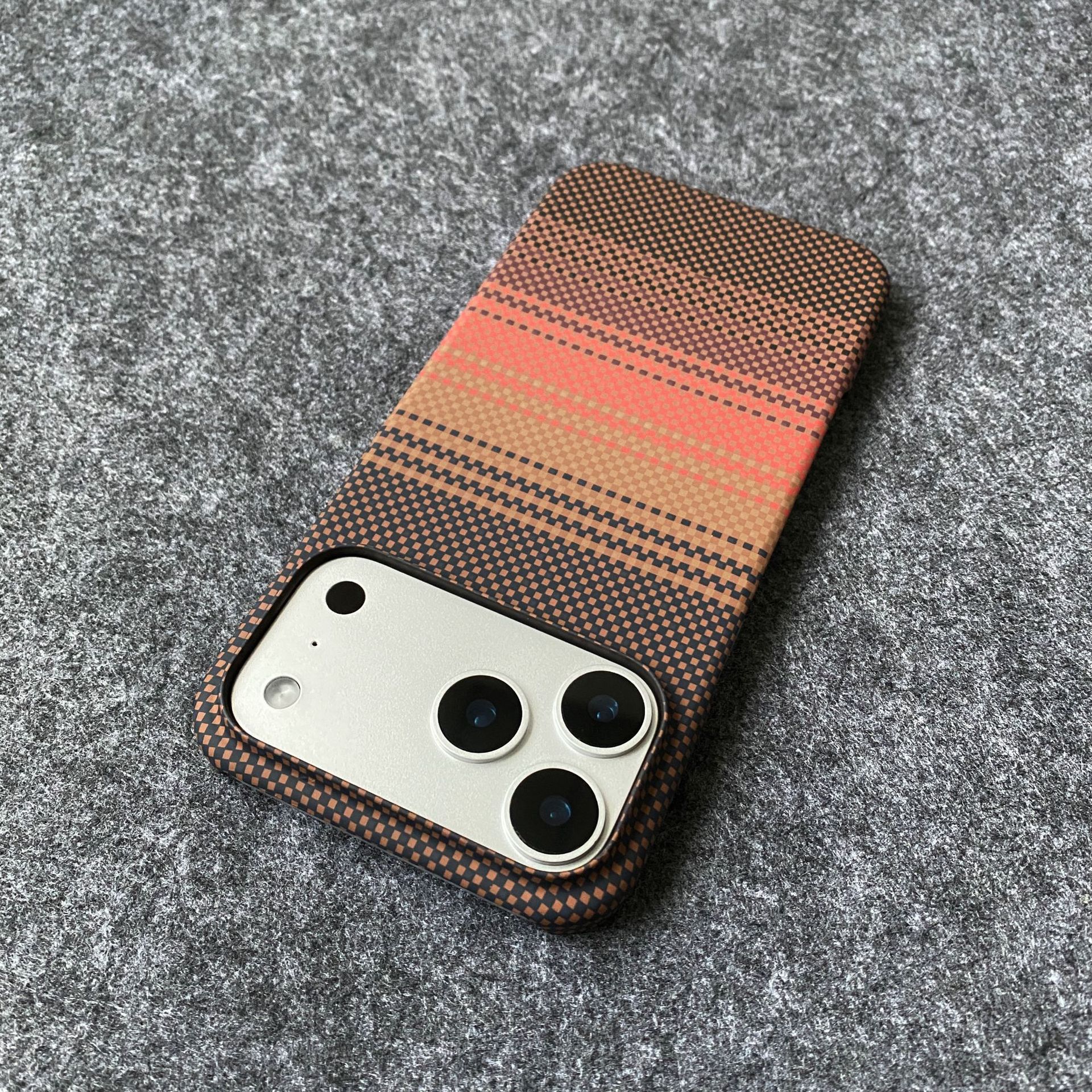 Suitable for iPhone17, Kevlar skin-feel phone case, Apple 16proMax carbon fiber texture water sticker 15, half hard case Application Scenario