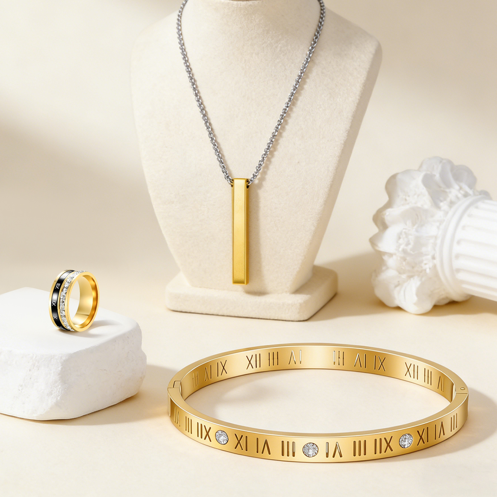 Three pieces of fashionable stainless steel rings, bracelets and necklaces with Roman numerals for cross-border European and American women
