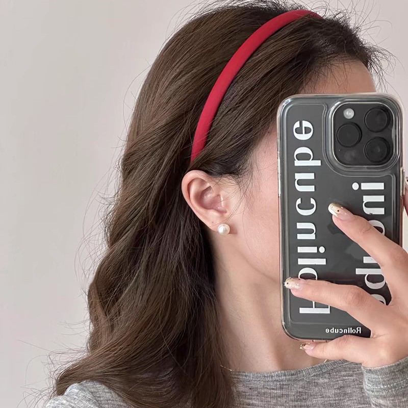 The 2025 new Korean simple blue thin hairband is a versatile accessory for women when they go out. It can be used for washing the face, pressing the hair, bundling the hair, hairpins and hair accessories details Picture