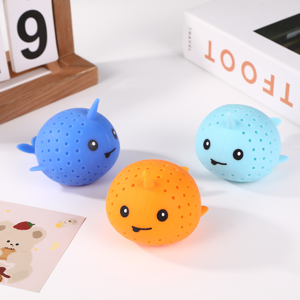 Cross-border Q-cute narwhal Kneading Fun Creative baby play water bath Stress Relief toy Children's Venting Water Spray doll details Picture