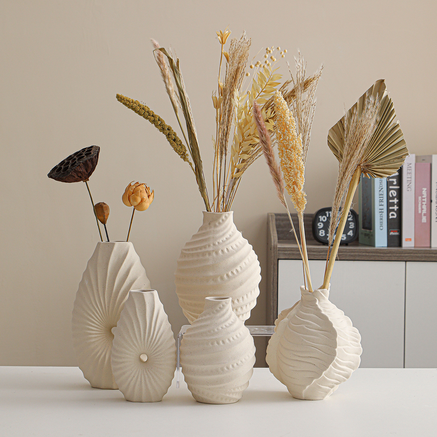 2026 New Nordic ceramic vases, simple flower arrangement vases, home living room decoration ornaments, creative vases, cross-border wholesale details Picture