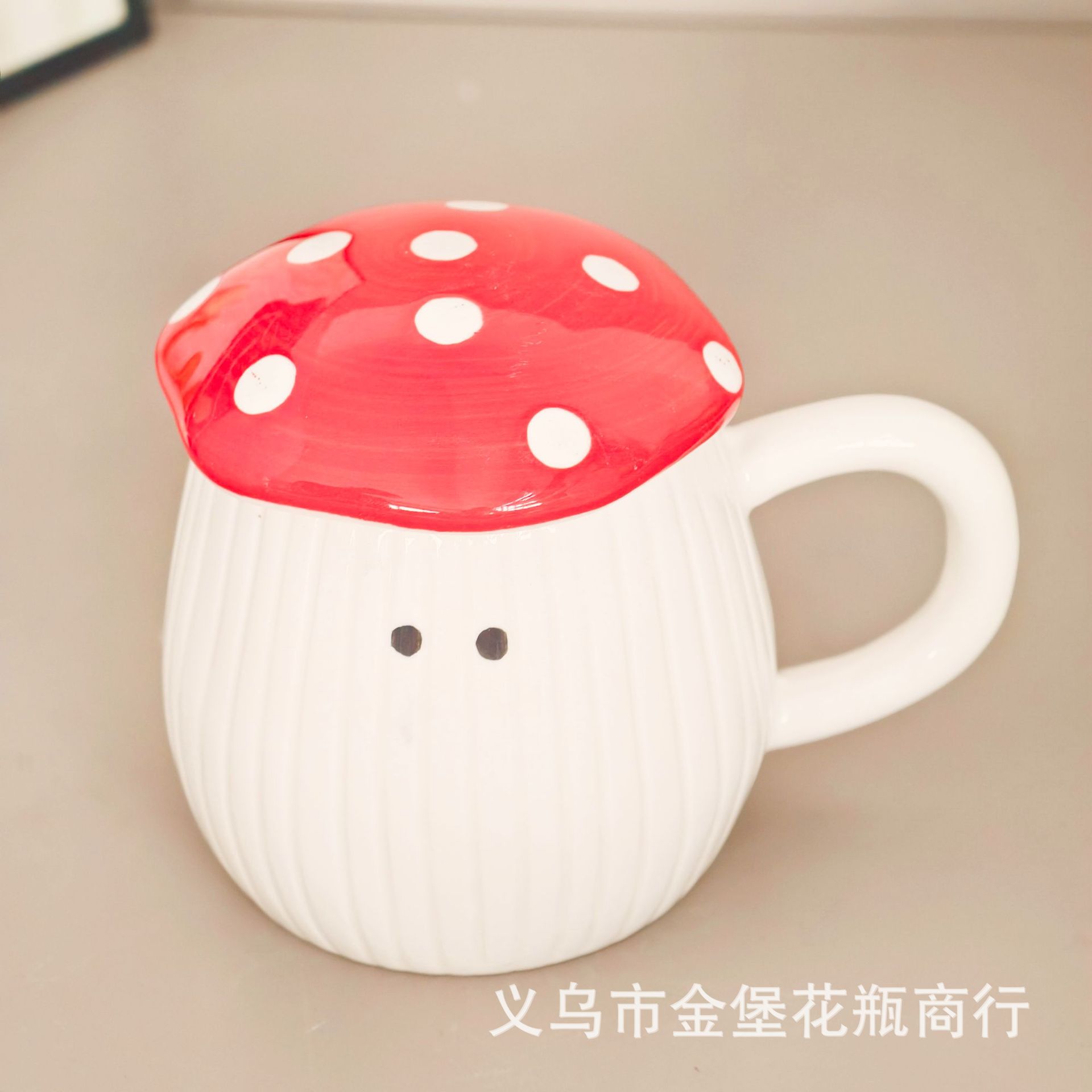 Cute red mushroom polka dot ceramic tableware set, cartoon mushroom mugs, plates and bowls, popular children's tableware Application Scenario