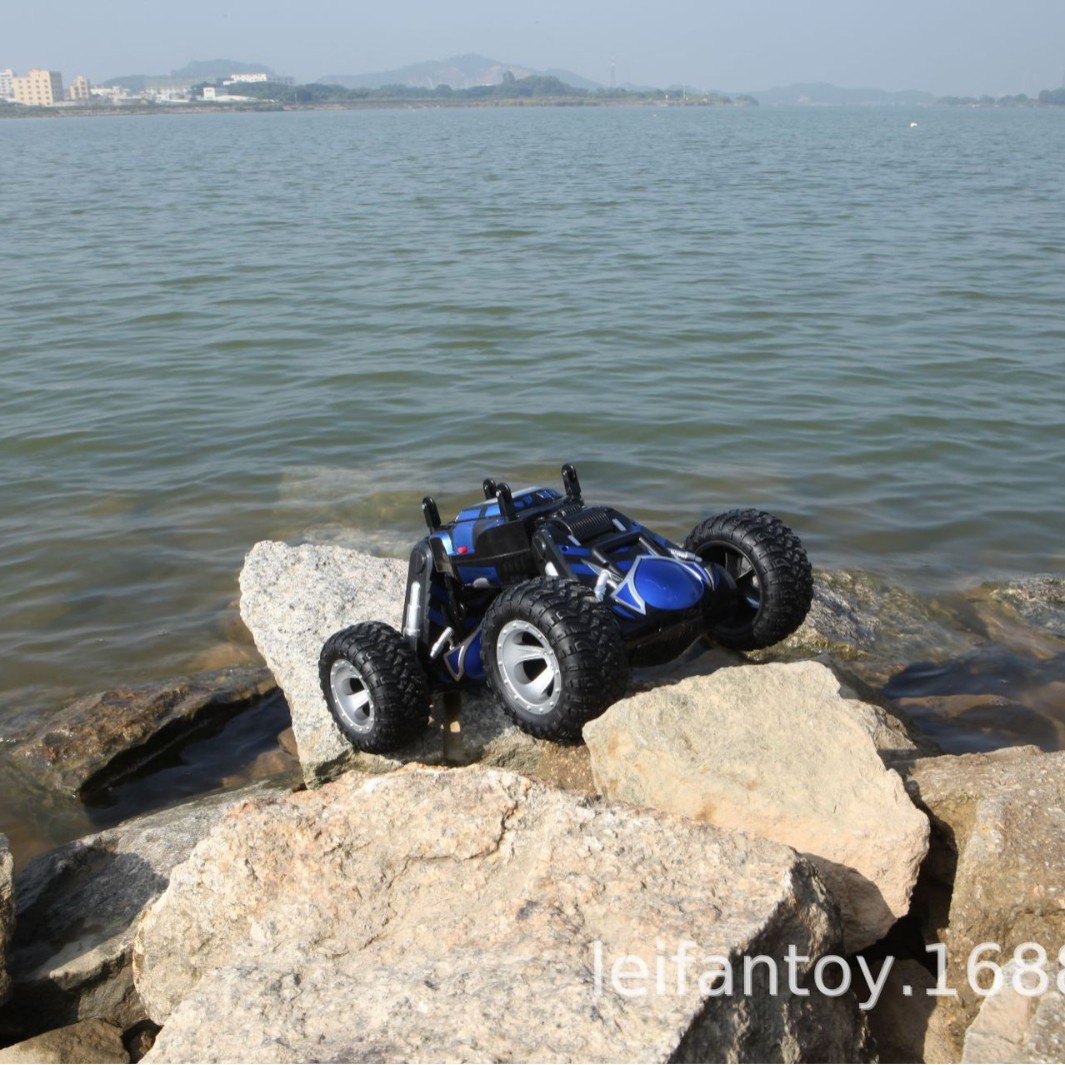 Cross-border new product: Double-sided deformation climbing four-wheel drive off-road remote control car, hill climbing, off-road, high-speed boys' and girls' toy car