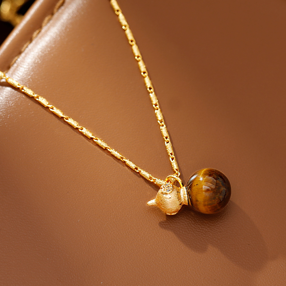 Hyacinth Tiger's Eye pendant Necklace Women's Autumn and Winter Bestseller Gourd Sweater Chain 2025 High-end Neckchain collarbone chain Application Scenario