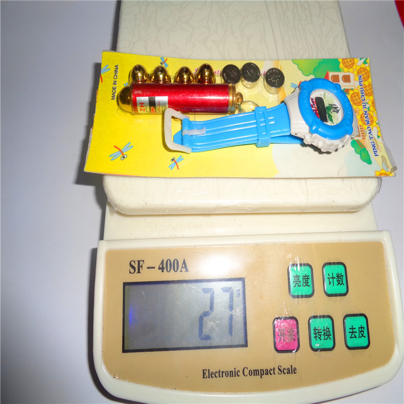 Niños juguetes de plástico LED llavero regalo pequeña luz de noche stand de piso 5 cabezas laser plus más fabricantes de relojes al por mayor Item Picture