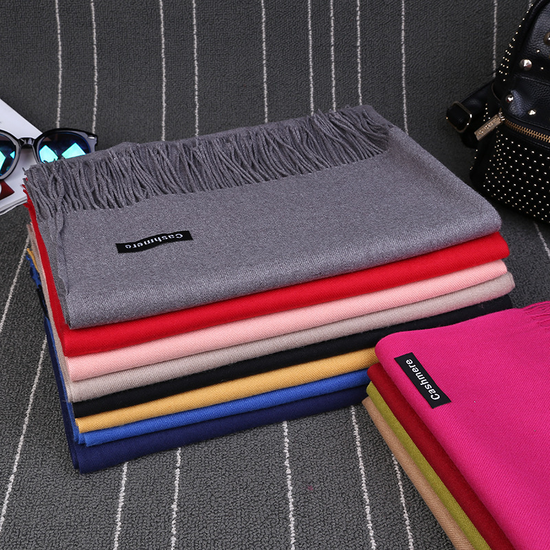 One-piece delivery of Korean-style faux cashmere scarves for women in winter 2025, solid color scarves, Korean-style tassel large shawls, red scarves for the year-end party, wholesale from street stalls details Picture