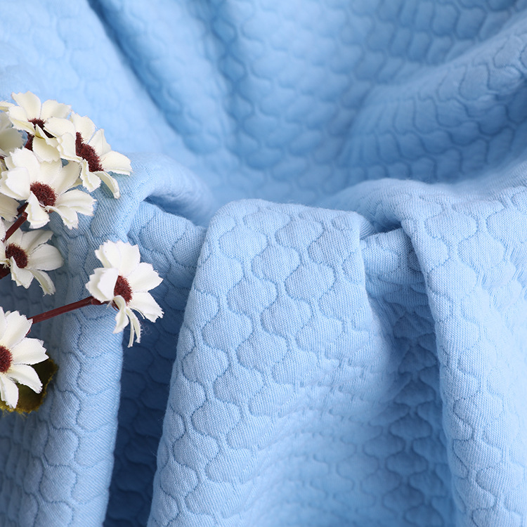 Factory direct supply of all-polyester stretch knitted fashion cushion fabric for children's clothing with air layer in the middle