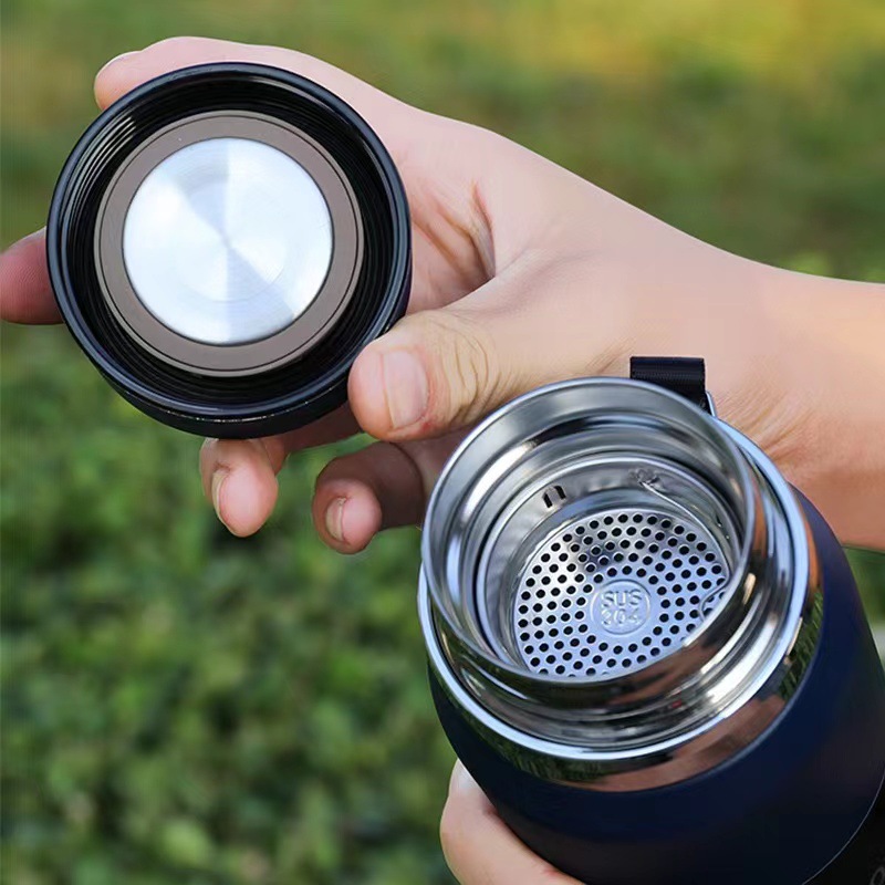 Cross-border exclusive fashionable 316 stainless steel insulated cup, portable rotatable strap, travel and outdoor sports water bottle details Picture