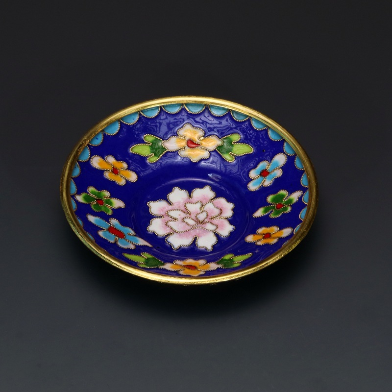 Beijing Cloisonne craft cultural gift and decorative items: copper body, cloisonne enamel, filigree, silver blue, large and small tea bowls and covered bowls Specification image