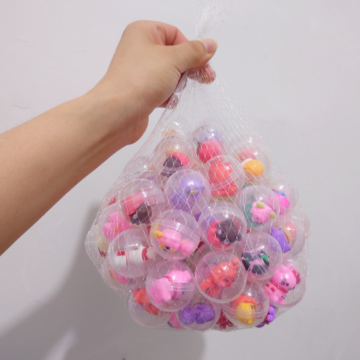 32mm透明公仔扭蛋玩具一元投币游戏扭蛋机弹力球扭扭蛋球批发白底实物图