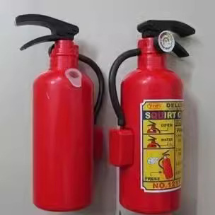 Creative prank fire extinguisher water gun, red-shaped silicone water gun toy, funny pinch slow rebound small commodity details Picture