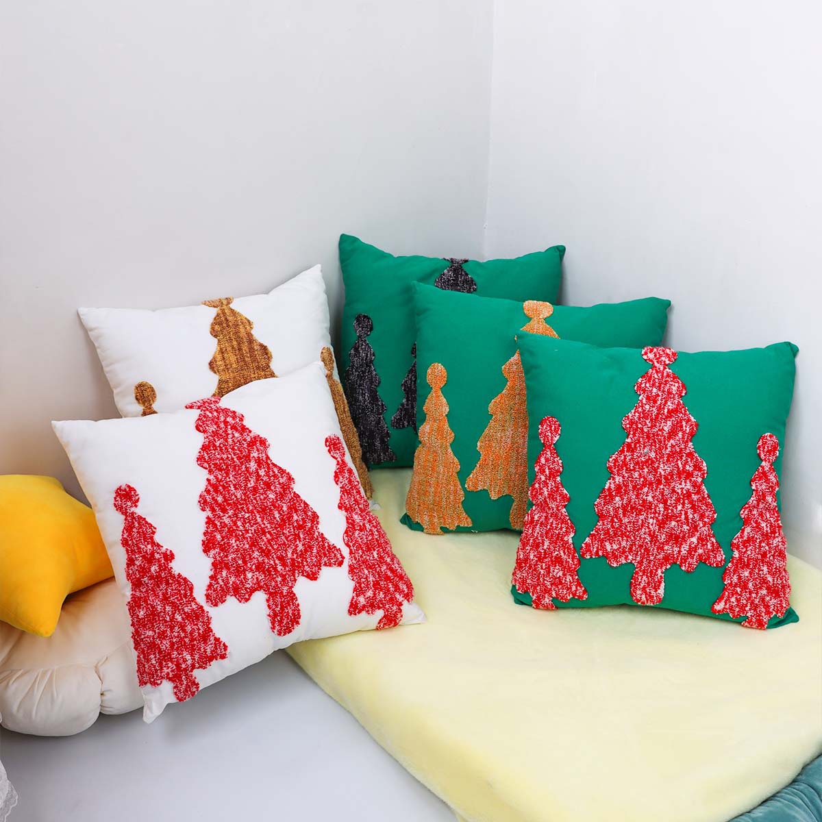 新款跨境圣诞系列毛巾绣亚麻抱枕套沙发床头圣诞节氛围簇绒靠枕套