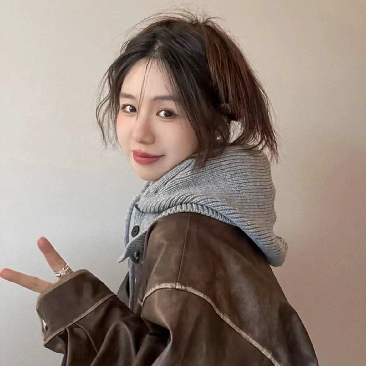 One-piece delivery of Korean Balakra hats, women's winter warm hats, scarves, couple styles, ear-protecting woolen knitted hats, wholesale from street stalls Application Scenario