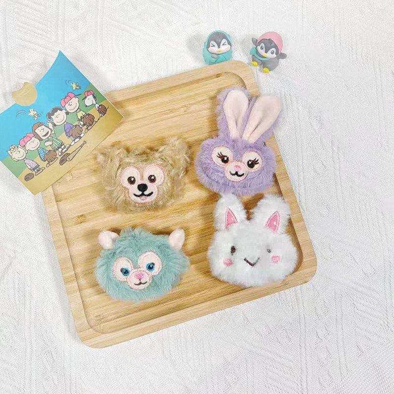 Plush creative cartoon doll brooch, Stardee, Duffy Bear, Tony Cat, Lina Belle doll head decoration accessories Application Scenario