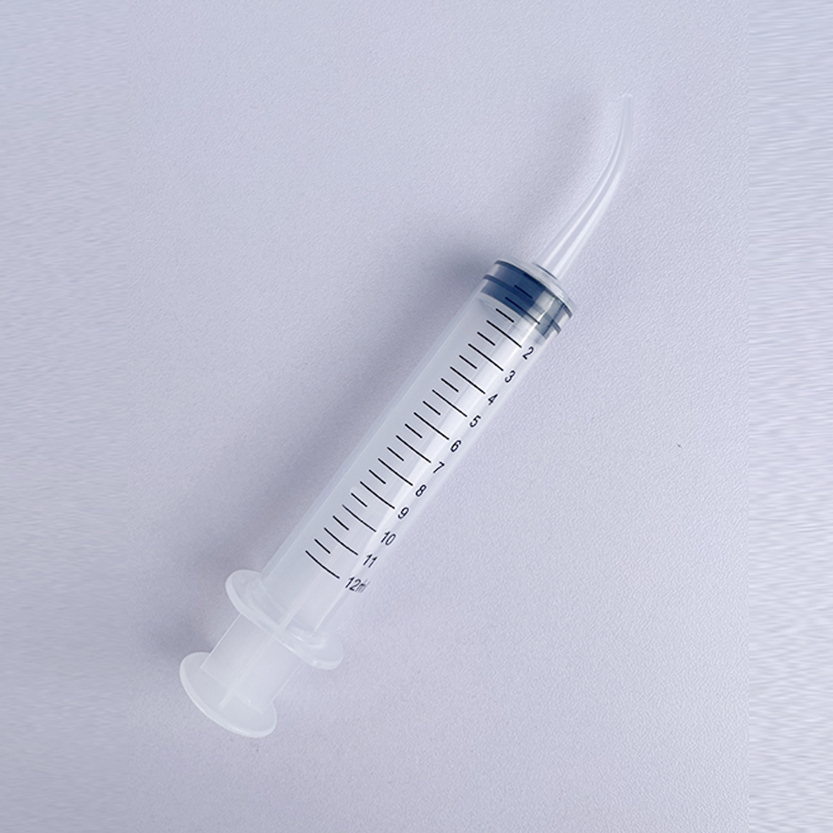Dental elbow syringe, elbow mouth rinser, dental and oral cleaning rinsing tool, disposable booster Application Scenario